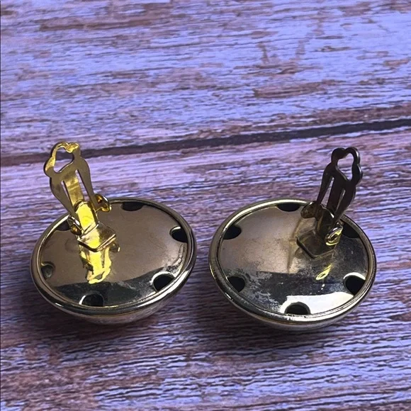 Vintage 80s 90s super chunky gold tone metal clip on earrings - Picture 5 of 6